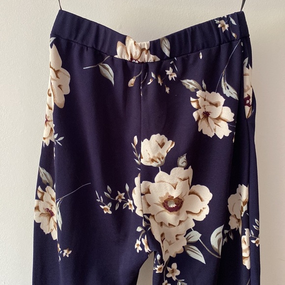 Floral pants - Picture 2 of 4